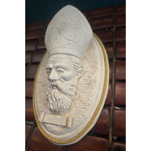 Saint Paulinus of Nola Vintage Chalkware Wall Sculpture 7"x4.25" - Picture 4 of 5